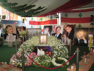 Rafik_hariri_memorial_shrine.jpg