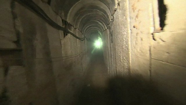 gaza tunnel.jpg