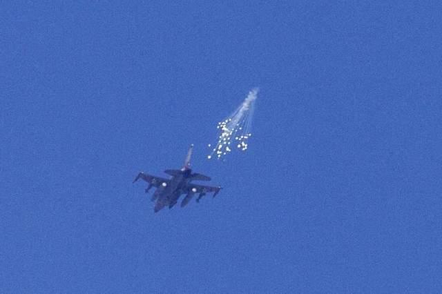 f-16.jpg