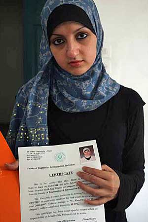 Fulbright trapped by Israel blockade.jpe