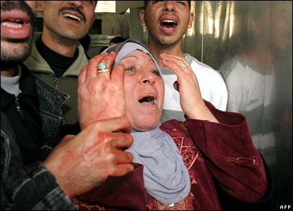 Gaza mourner.jpg